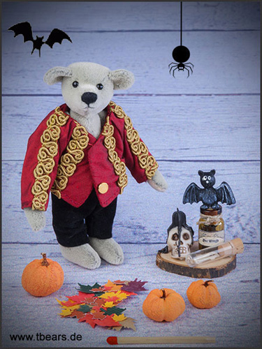 artist bear Halloween Party