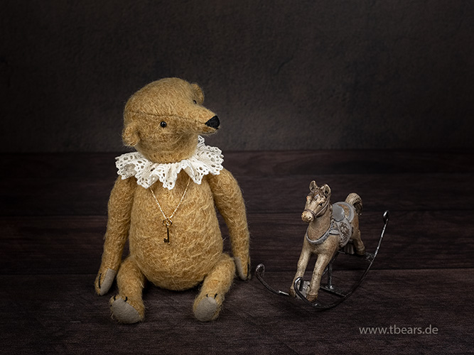 antique style teddy